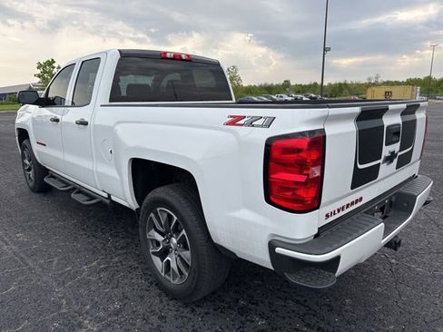 Used 2018 Chevrolet Silverado 1500 LT w/ Redline Edition AWD/4WD image 6