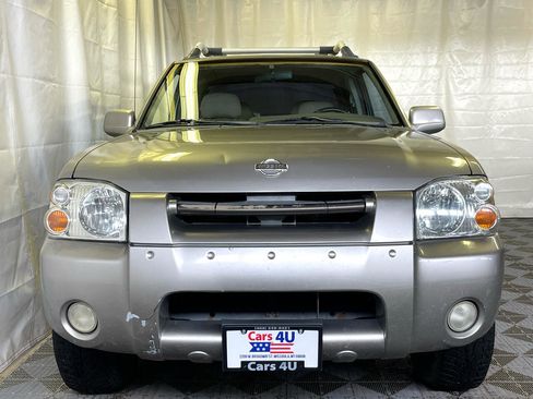 Used 2001 Nissan Frontier SE image 3