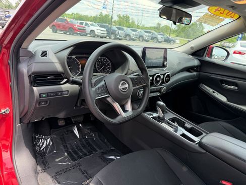 Used 2024 Nissan Sentra SV FWD image 12