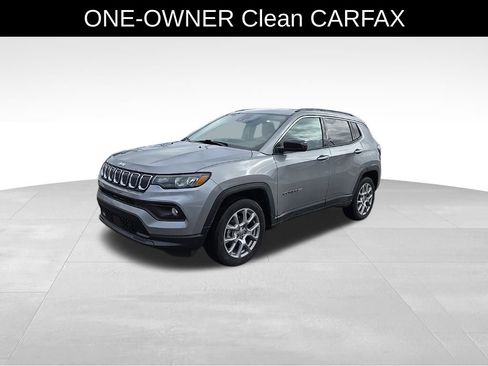 Used 2022 Jeep Compass Latitude image 6