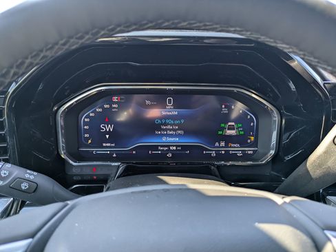 Used 2024 Chevrolet Silverado 1500 RST w/ Z71 Off-Road Package image 18