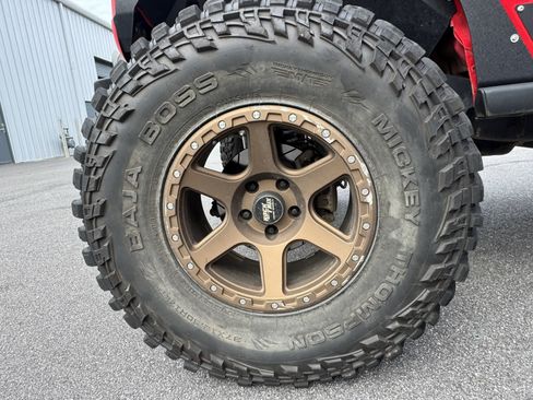 Used 2016 Jeep Wrangler Unlimited Sahara w/ Connectivity Group AWD/4WD image 9