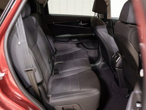 Used 2018 Kia Sorento FWD image 23