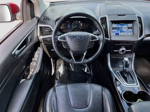 Used 2017 Ford Edge Titanium w/ Technology Package FWD image 22