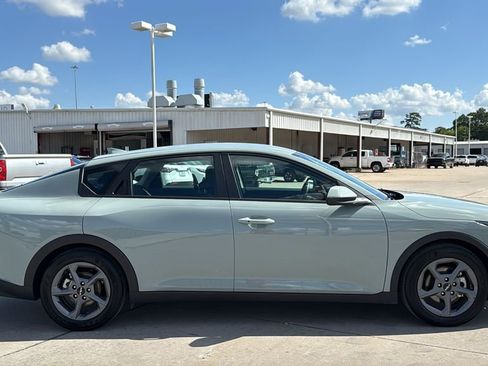 Used 2025 Kia K4 LXS image 6