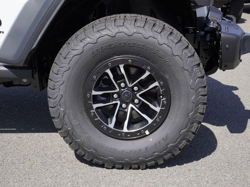 New 2026 Jeep Wrangler Unlimited Rubicon 392 w/ Quick Order Package 27X Moab AWD/4WD image 10