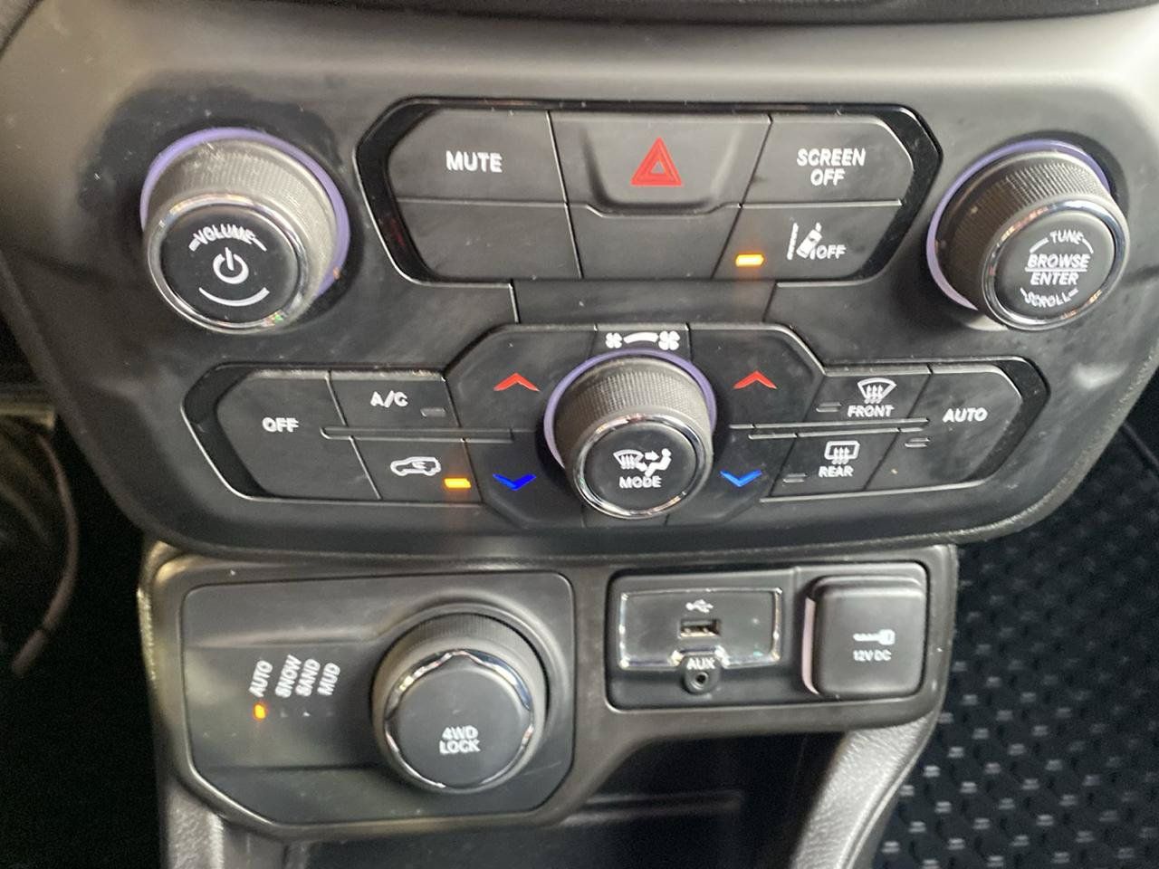 Used 2022 Jeep Renegade Altitude w/ Convenience Group AWD/4WD image 20