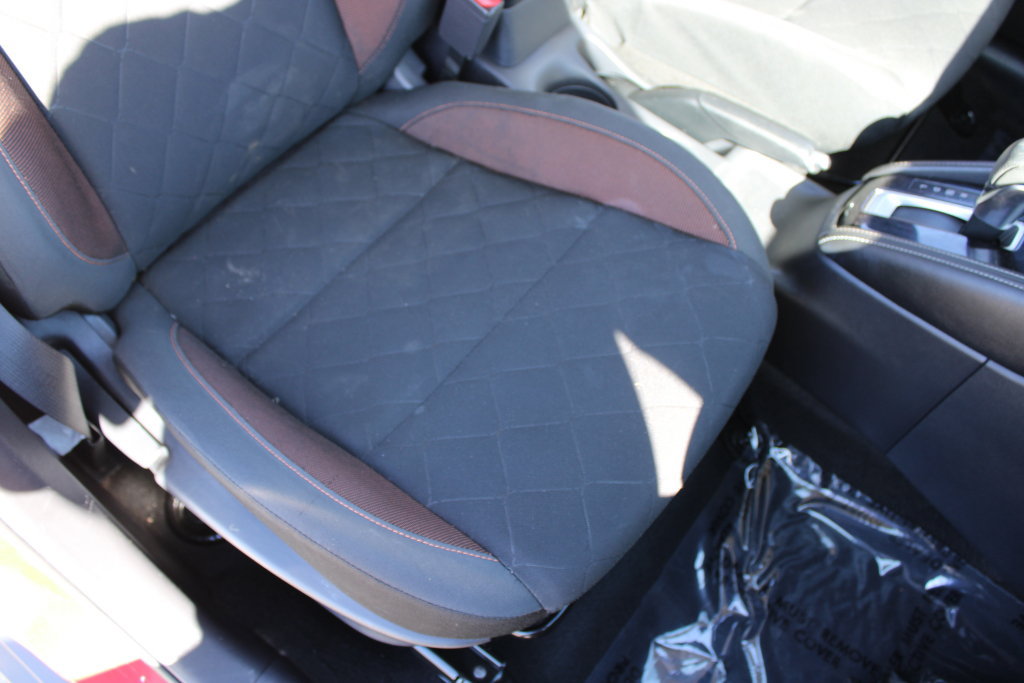 Used 2020 Nissan Kicks SR FWD image 12