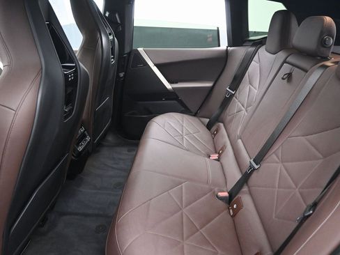 Used 2023 BMW iX xDrive50 w/ Premium Package image 28