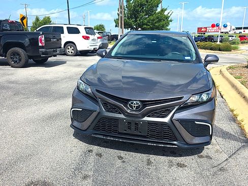 Used 2024 Toyota Camry SE w/ Convenience Package FWD image 4