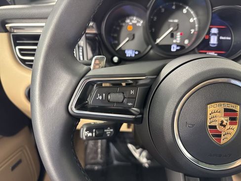 Certified 2024 Porsche Macan AWD/4WD image 38