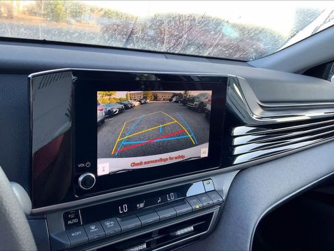 Used 2025 Toyota Camry LE image 28