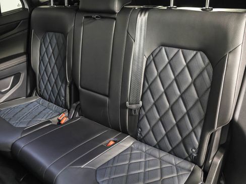 Used 2024 Volkswagen Atlas Cross Sport SEL Premium R-Line image 36