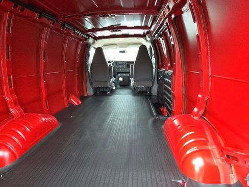 New 2026 Chevrolet Express 3500 image 28