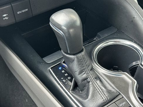 Used 2018 Toyota Camry XLE image 18