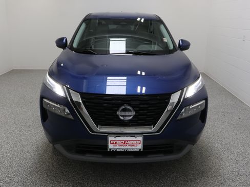Used 2023 Nissan Rogue SV FWD image 3