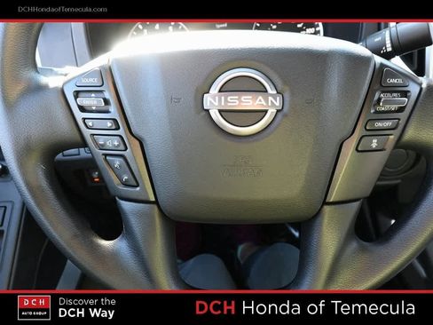 Used 2025 Nissan Frontier SV image 9