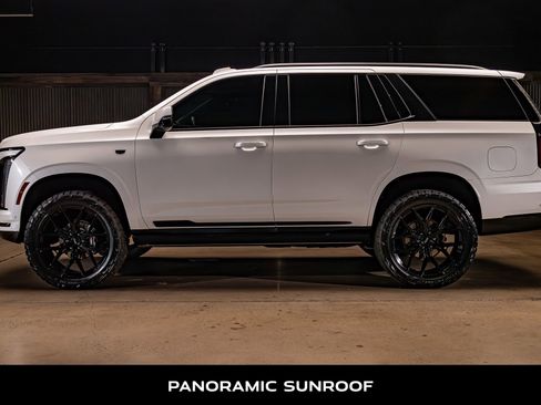 Used 2025 Cadillac Escalade Sport w/ Touring Package AWD/4WD image 6