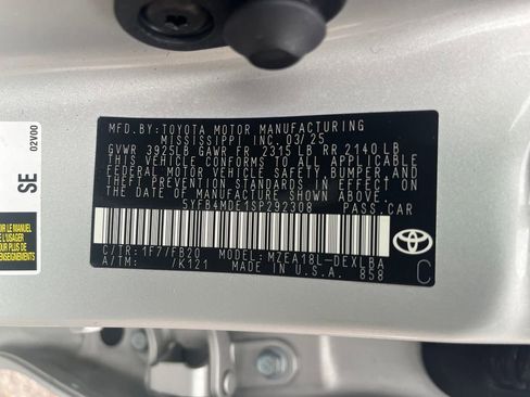 Used 2025 Toyota Corolla LE image 30