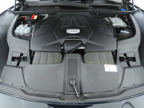 Used 2020 Porsche Cayenne image 30