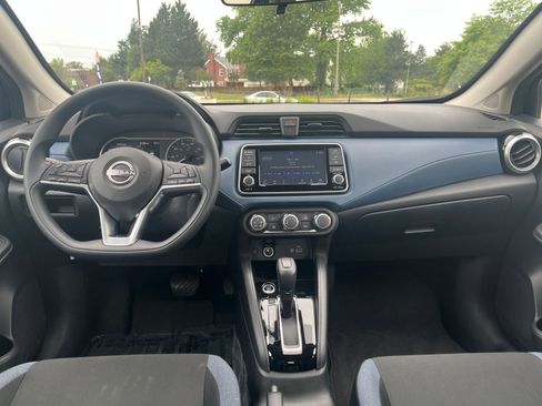 Used 2025 Nissan Versa SV FWD image 32