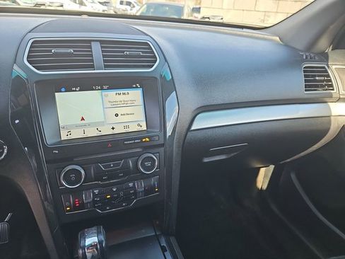 Used 2017 Ford Explorer XLT w/ Equipment Group 202A image 22
