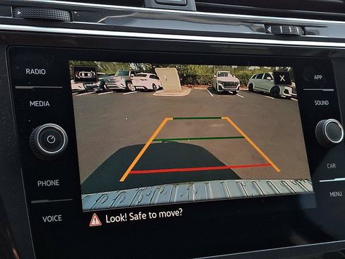 Used 2024 Volkswagen Tiguan SE FWD image 17