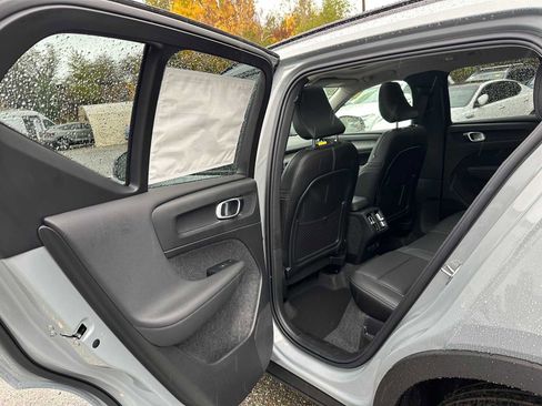 New 2026 Volvo XC40 B5 Ultra w/ Climate Package image 16