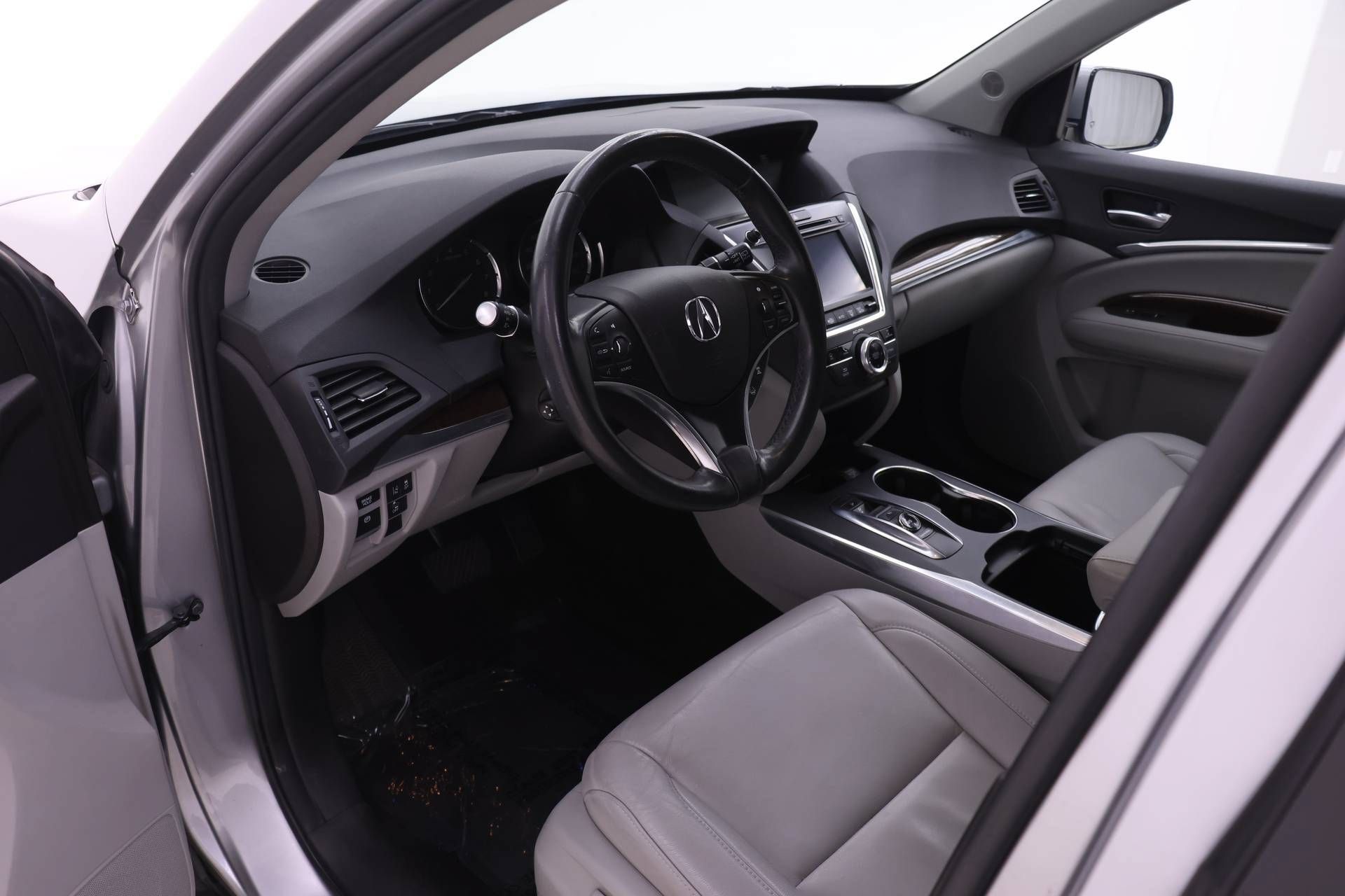Used 2018 Acura MDX w/ Technology Package AWD/4WD image 3