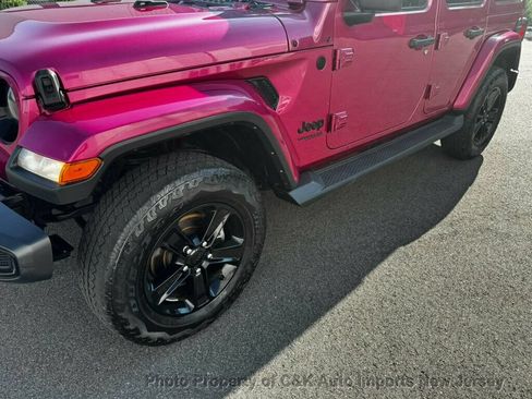 Used 2021 Jeep Wrangler Unlimited Sahara AWD/4WD image 10