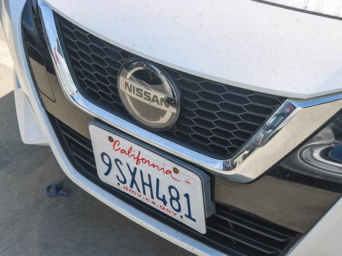Used 2021 Nissan Versa SV FWD image 5