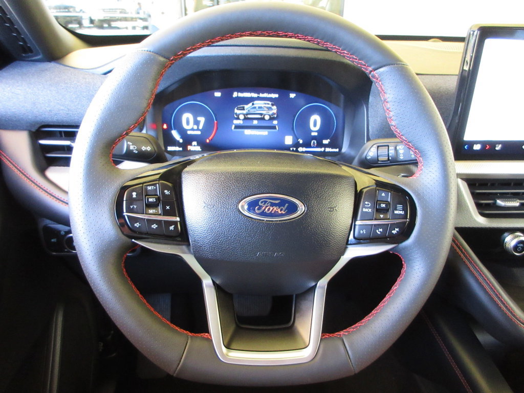 Used 2026 Ford Explorer ST-Line w/ Premium Package RWD image 15