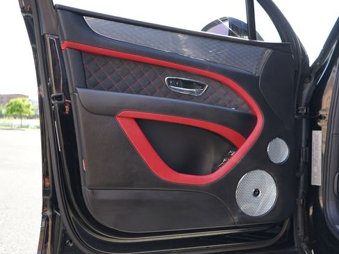 Used 2021 Bentley Bentayga Speed image 11