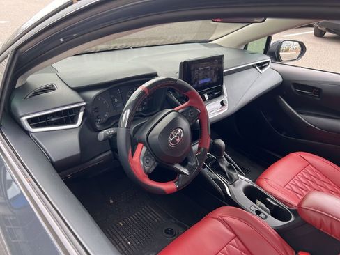 Used 2025 Toyota Corolla LE image 9