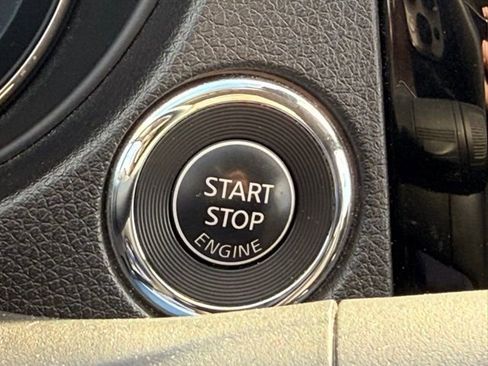 Certified 2019 Nissan Rogue SV image 32