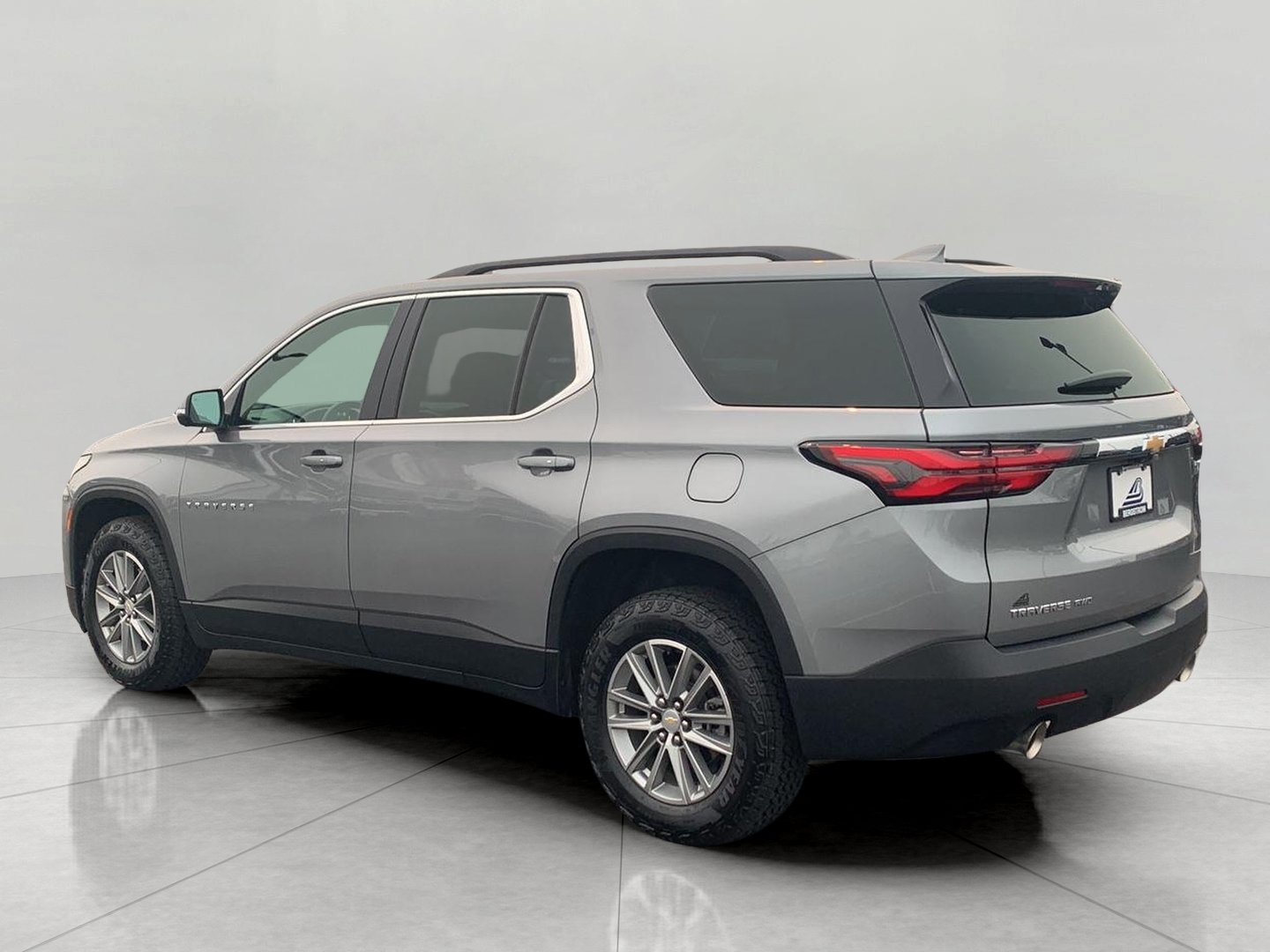 Used 2023 Chevrolet Traverse LT w/ Rear Camera Mirror Package AWD/4WD image 5