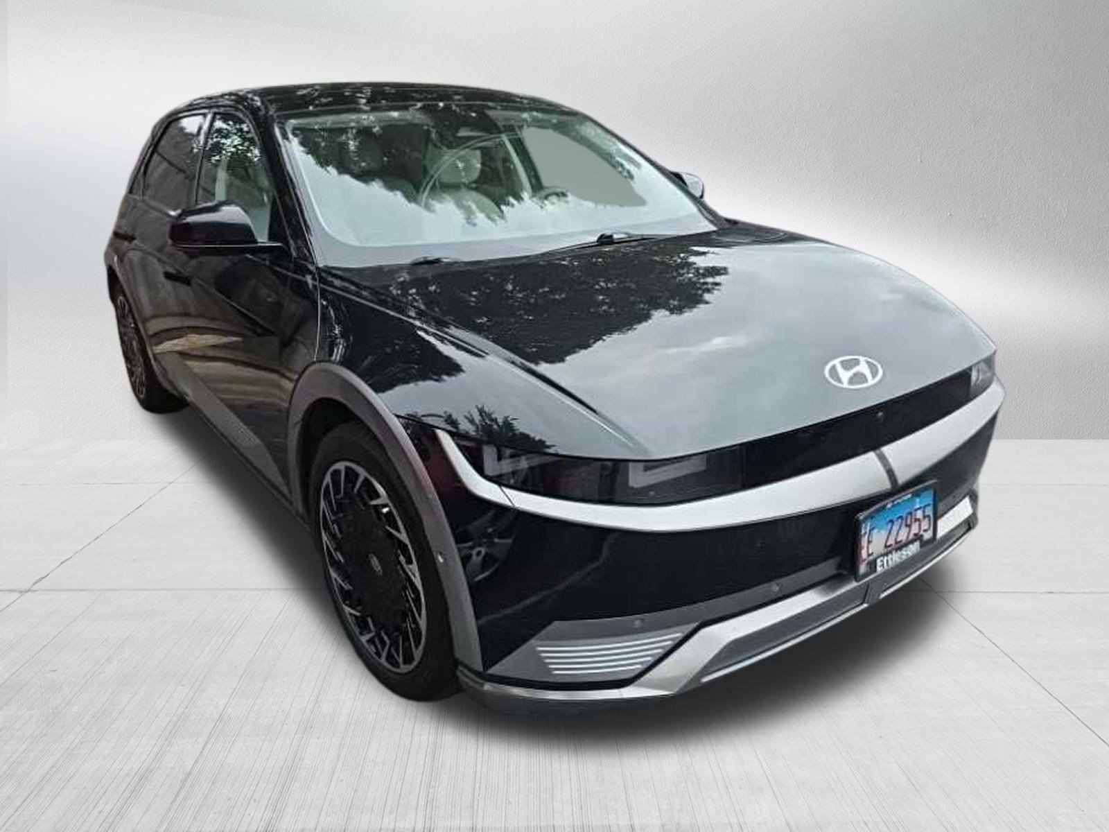 Certified 2023 Hyundai Ioniq 5 Limited AWD/4WD image 3