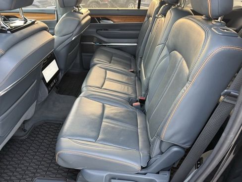 Used 2022 Jeep Grand Wagoneer Series II w/ Premium Group II image 12