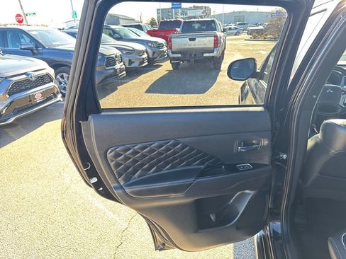 Used 2021 Mitsubishi Outlander GT image 41