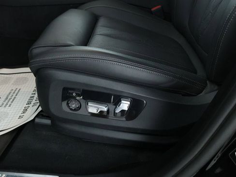 Used 2024 BMW X7 M60i w/ Executive Package image 10