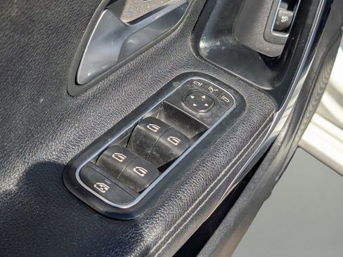 Used 2020 Mercedes-Benz CLA 250 w/ Premium Package image 17