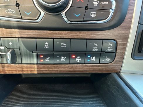 Used 2015 RAM 1500 Laramie w/ Convenience Group AWD/4WD image 65