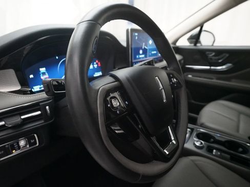 Used 2023 Lincoln Corsair AWD w/ Equipment Group 101A image 9