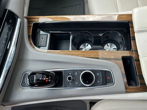 Used 2023 Cadillac Escalade Sport Platinum w/ LPO, ONYX Package image 31