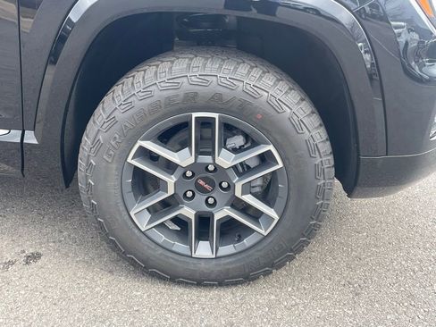 New 2026 GMC Terrain AT4 AWD/4WD image 32