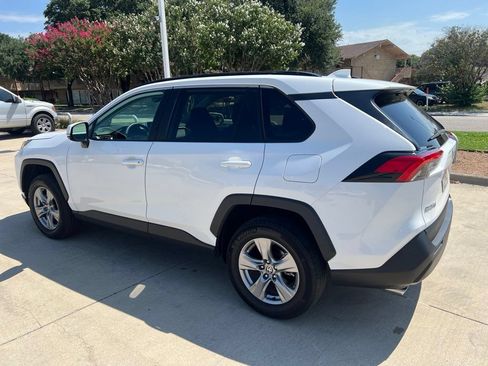 Used 2024 Toyota RAV4 XLE AWD/4WD image 8