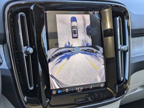 New 2025 Volvo XC40 B5 Plus w/ Climate Package image 21