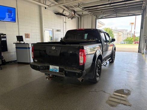 Used 2018 Nissan Frontier SV w/ Value Truck Package AWD/4WD image 3
