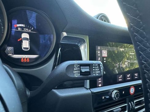 Used 2024 Porsche Macan image 27