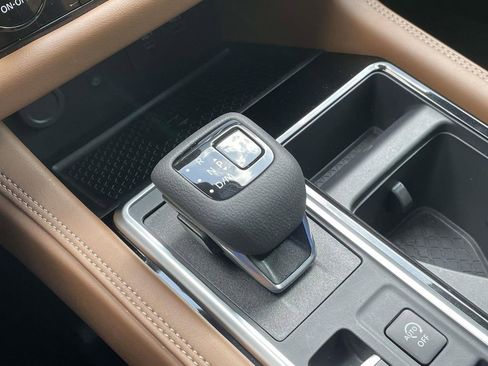 Used 2025 Nissan Pathfinder Platinum w/ Cargo Package image 30